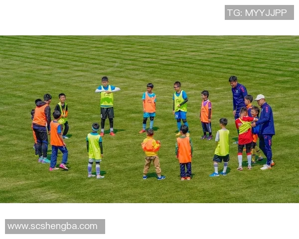 足球明星参与游戏活动的精彩瞬间与背后故事揭秘